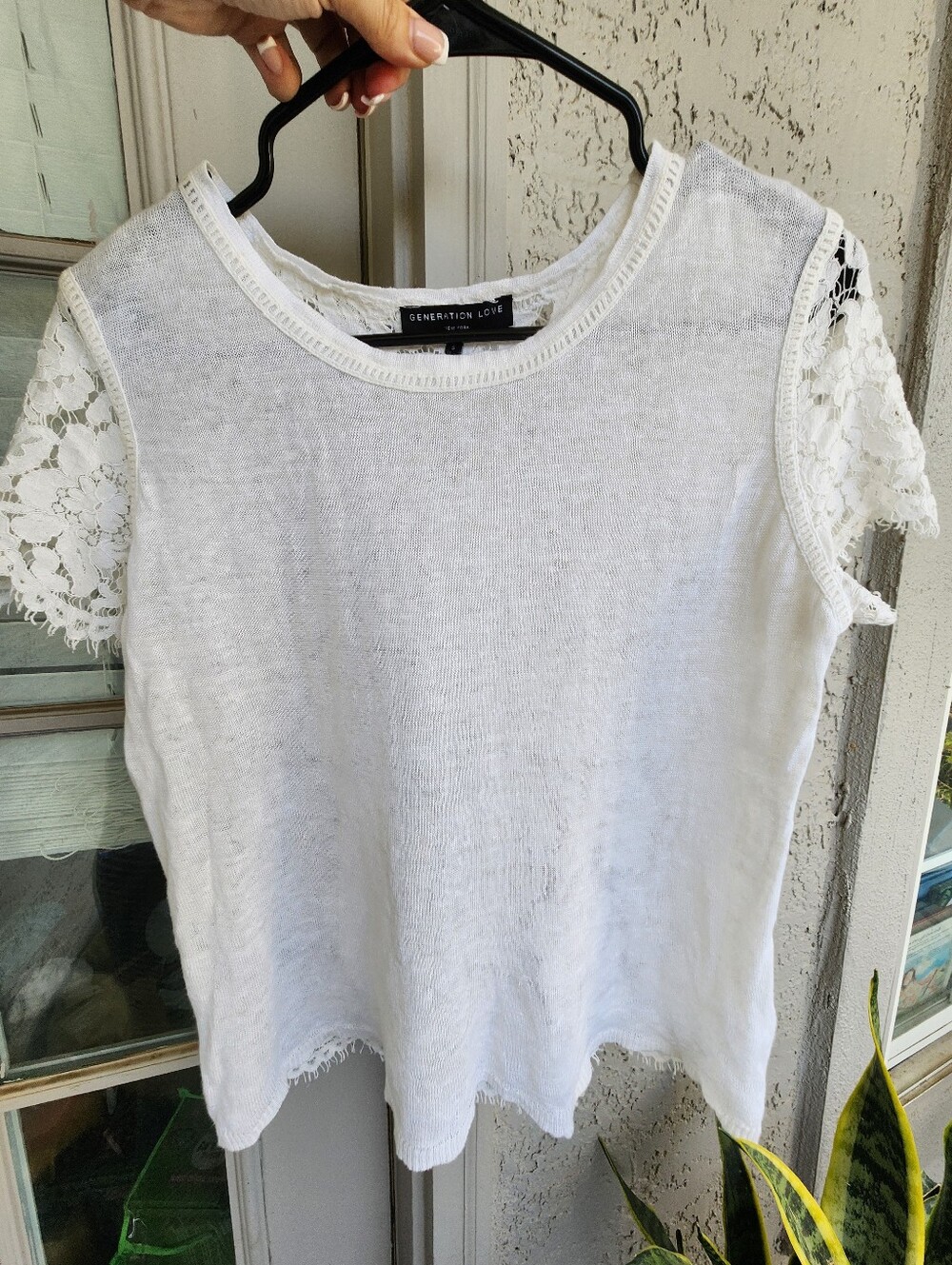 Generation Love White 100% Linen Small Top with Lace Short Sleeves & Back